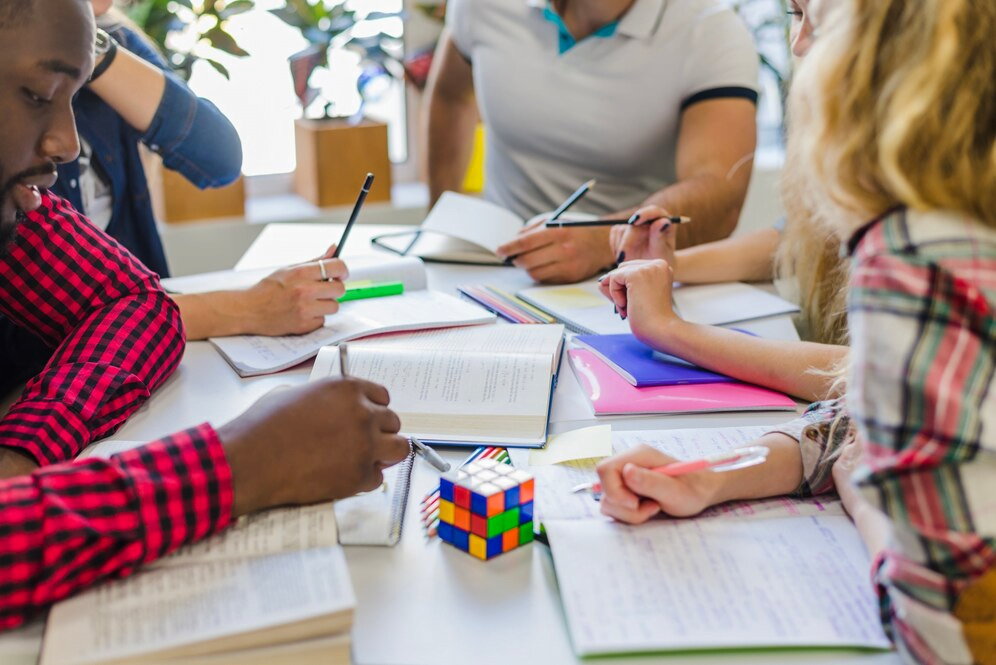 Curso grátis de serviço social na educação