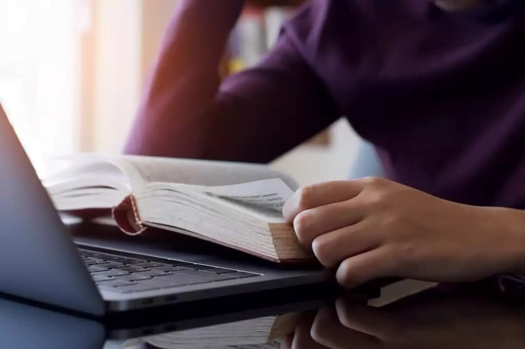 Curso gratuito de teologia