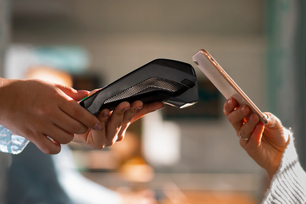 Como pagar por aproximação com o celular