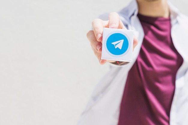 Como achar grupos gospel no Telegram