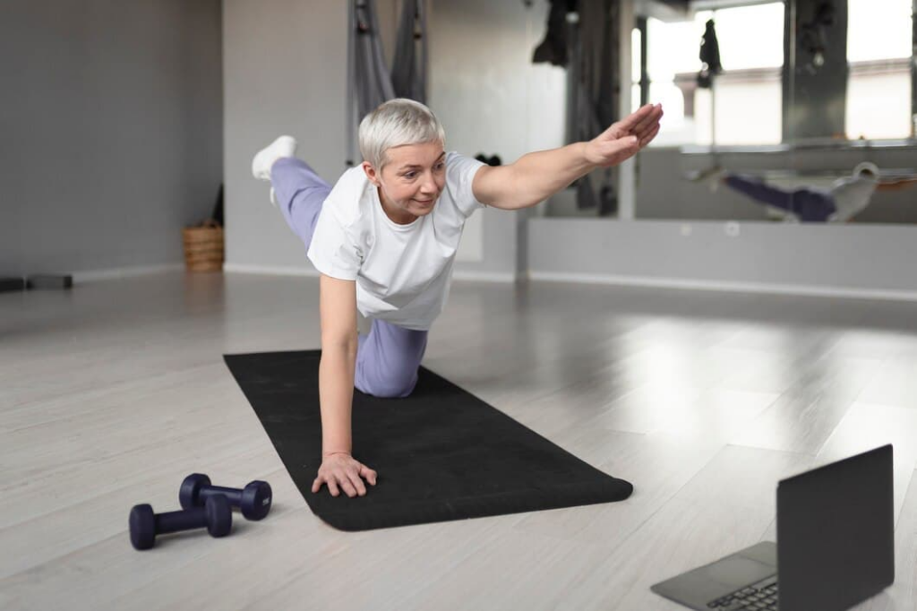 Exercícios para idosos fazerem em casa: acesso gratuito 6 Exercícios para idosos
