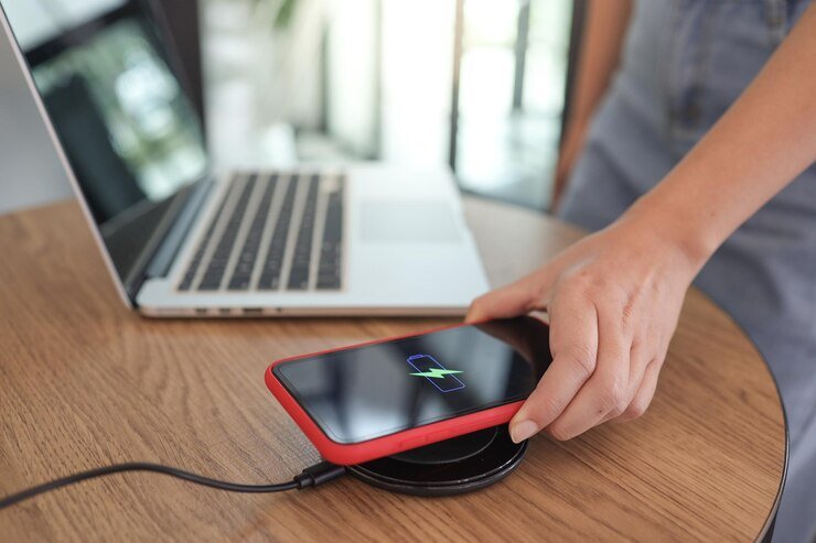 Como funcionam os celulares com carregamento por indução? 2 Carregamento por indução