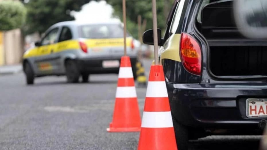 Como ser instrutor de autoescola