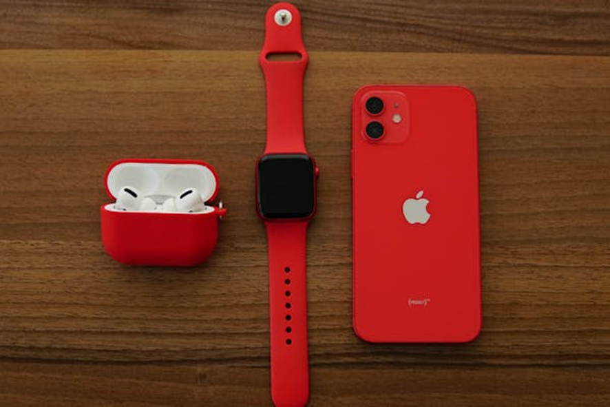 Apple AirPods 4
