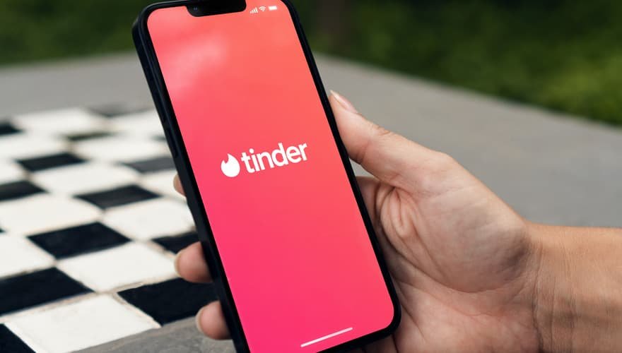 Descubra o jeito para bloquear contatos conhecidos no Tinder 3 Bloquear contatos conhecidos no Tinder