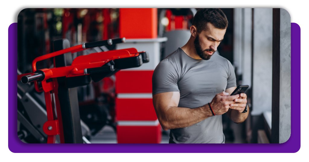O curso de auxiliar de academia pode ser feito totalmente online, pelo celular ou computador, no horário que for mais conveniente para você.