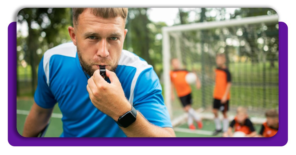 Curso de árbitro de futebol com aulas online gratuitas 1 Curso online de arbitragem ensina regras do futebol, tomada de decisão em campo e princípios básicos para quem quer entender a função do árbitro.